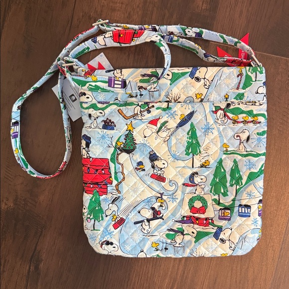 VERA BRADLEY PEANUTS SKI SLOPE SNOOPY TRIPLE ZIP HIPSTER BAG ADJUSTABLE STRAPS - Picture 5 of 11